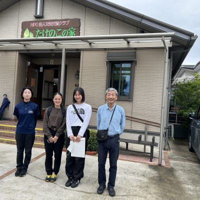 環太平洋大学健康科学科3年生の方々との集合写真