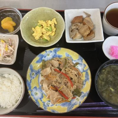 チャプチェ、枝豆の炒り卵、大根サラダ、厚揚げと蓮根の煮物